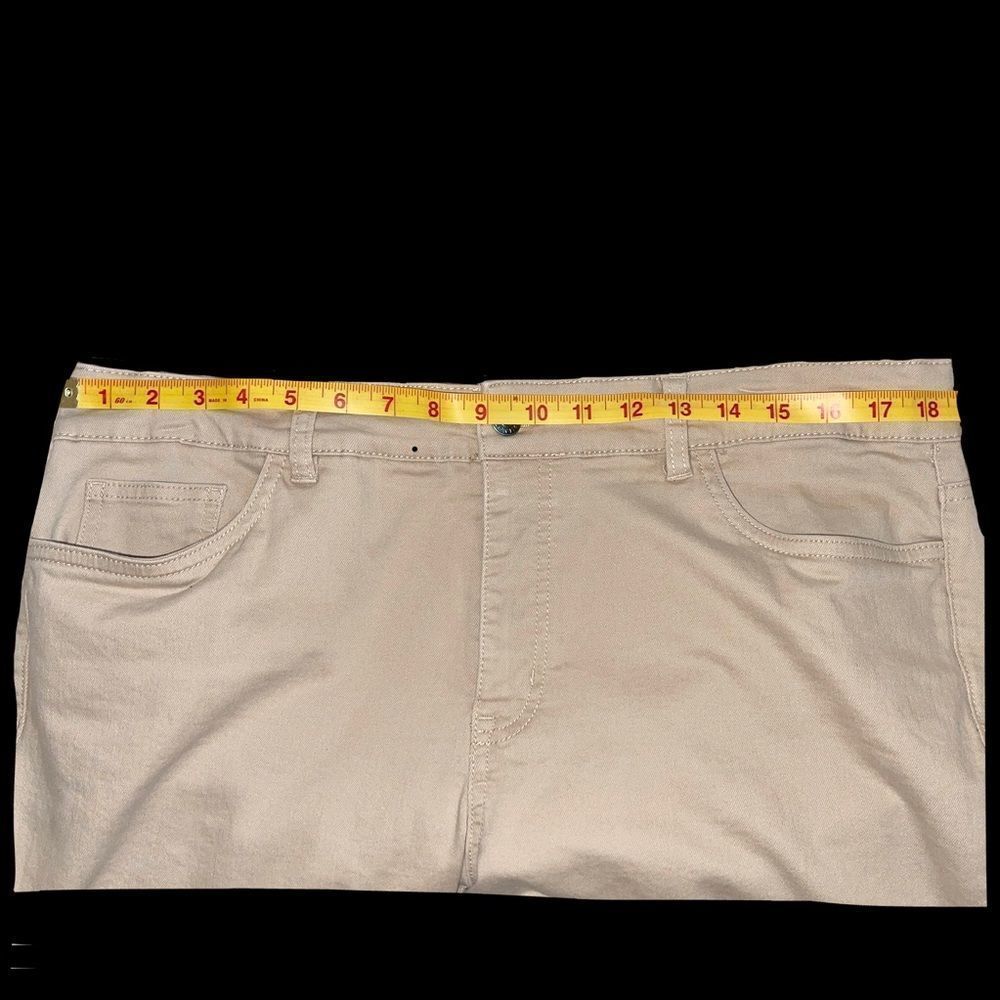 CHAPS Wide-Leg Capris  - Picture 2 of 4